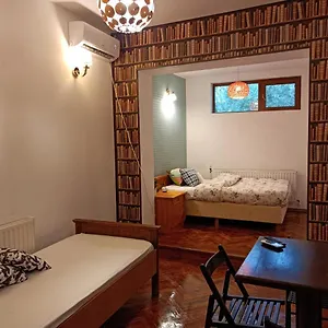 discreet-and-quiet-apartment-in-central-of-piata-romana.bucharesthotelsnow.com/